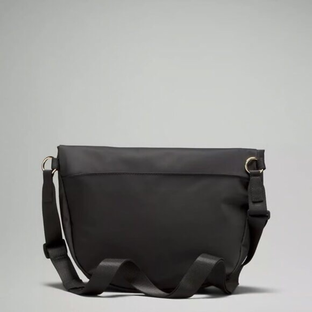 Lululemon - All Night Festival Bag - Micro 2L - Black/Gold